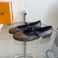 Louis Vuitton Flat Shoes